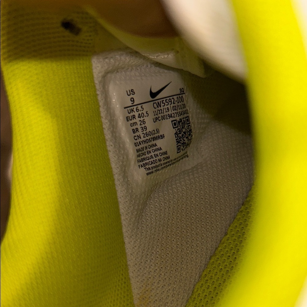 Nike Women’s White and Purple Sneakers - Picture 8 of 9
